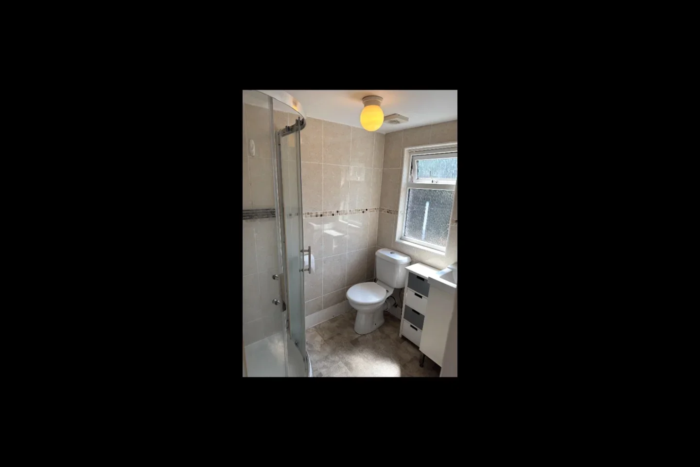 Room Northumberland Road in Greater London