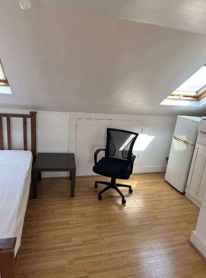Room Northumberland Road in Greater London