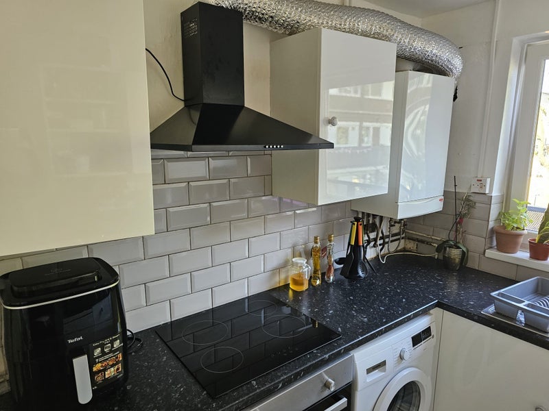 Room Tenda Road in Greater London