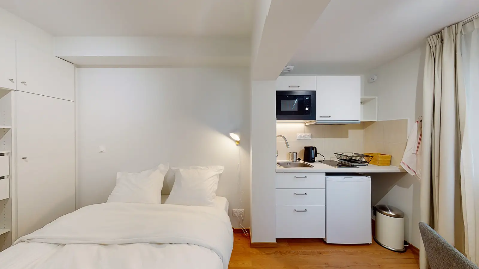 Room Rue Claude Bernard in Issy-les-Moulineaux