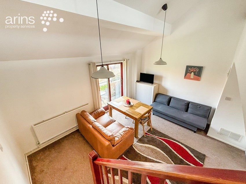 Flat Chalfont Way in Reading