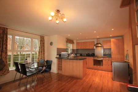 Flat Elstree Road in Hertsmere