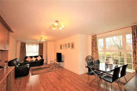 Flat Elstree Road in Hertsmere