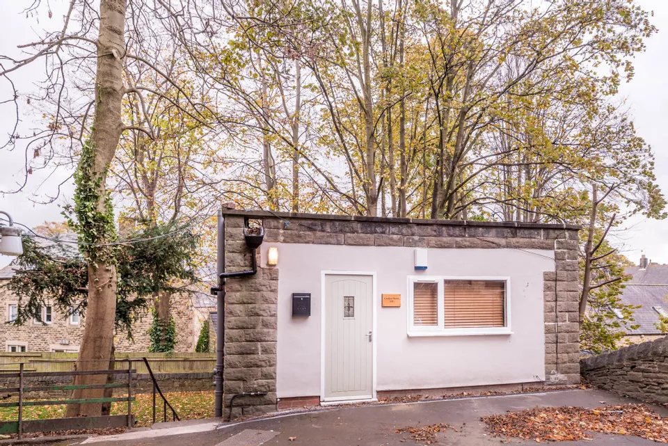 House Tapton Mount Close in Sheffield