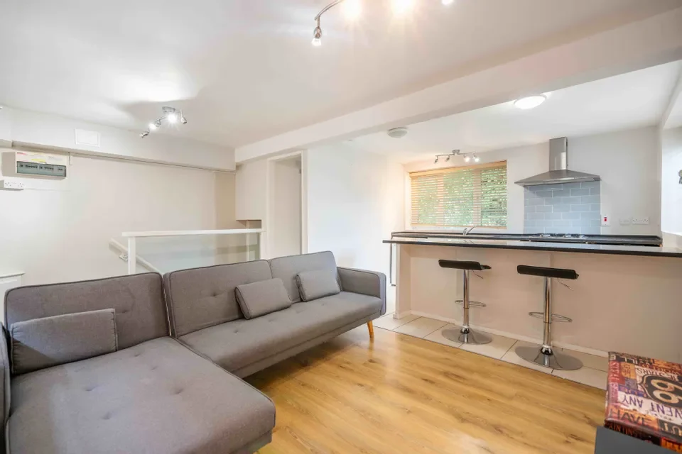 House Tapton Mount Close in Sheffield