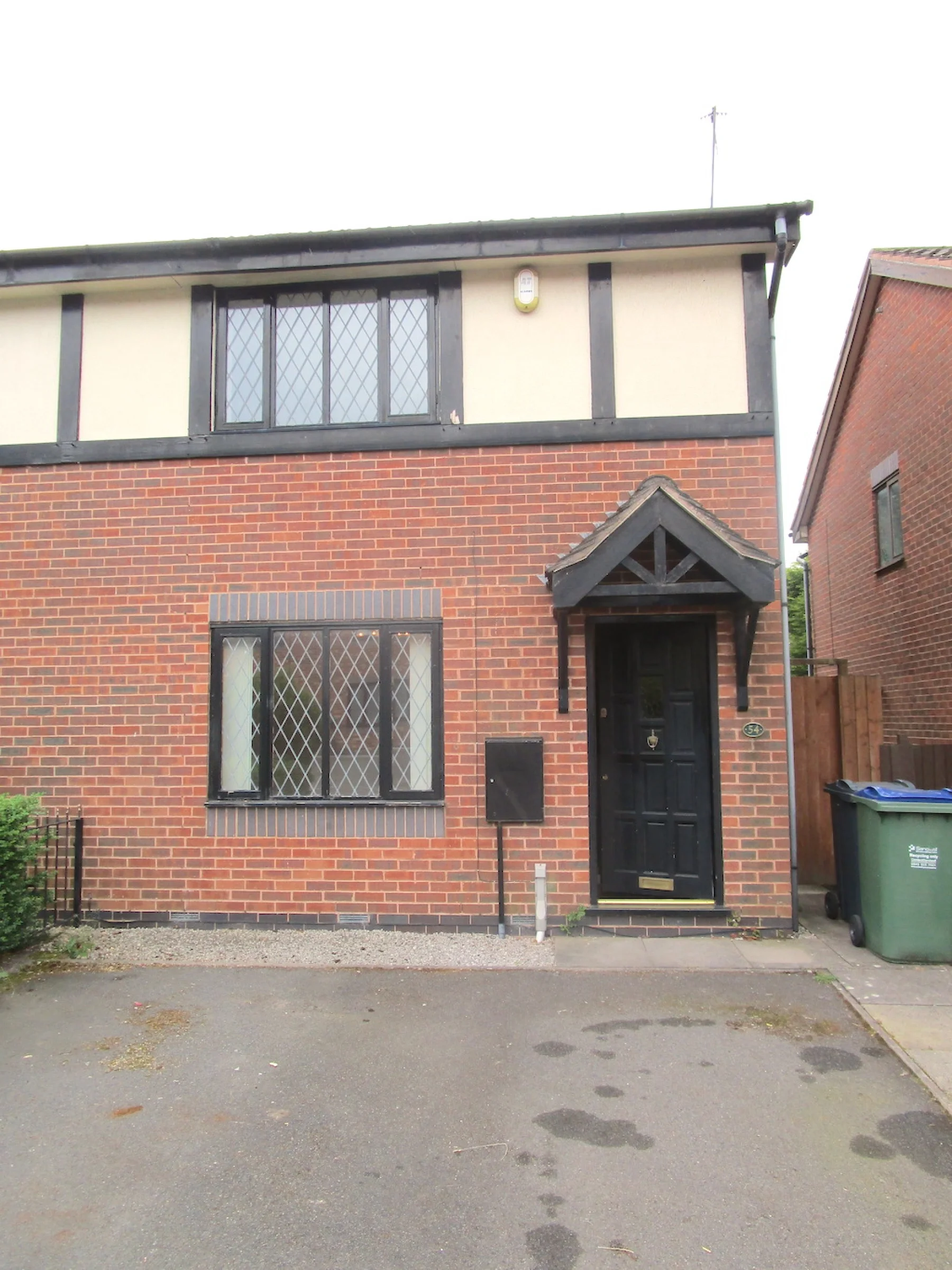 House Clent Hill Drive in Sandwell