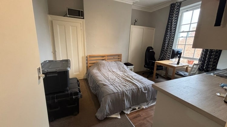 Flat Iffley Road in Oxford
