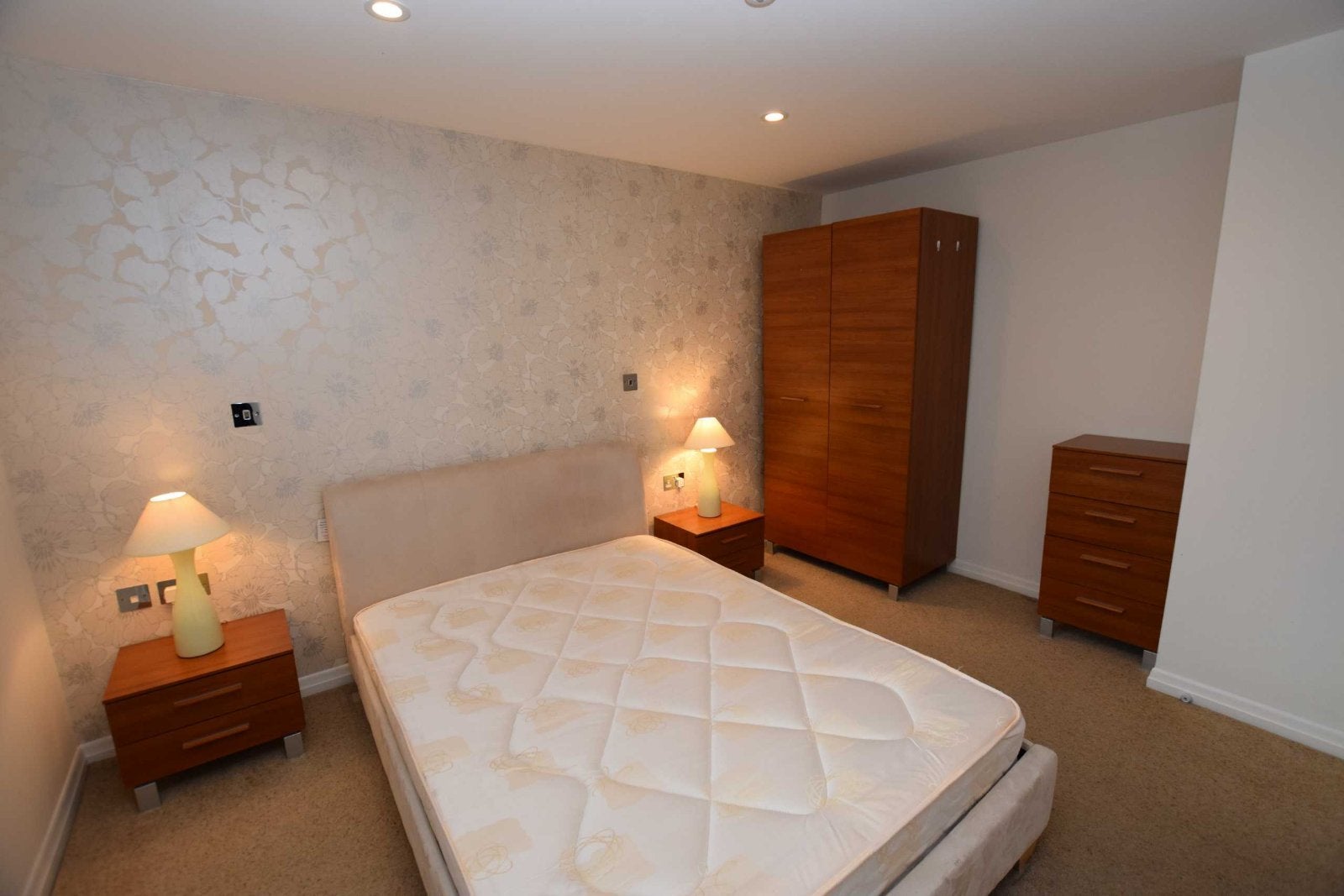 Flat Lloyd Street in Altrincham