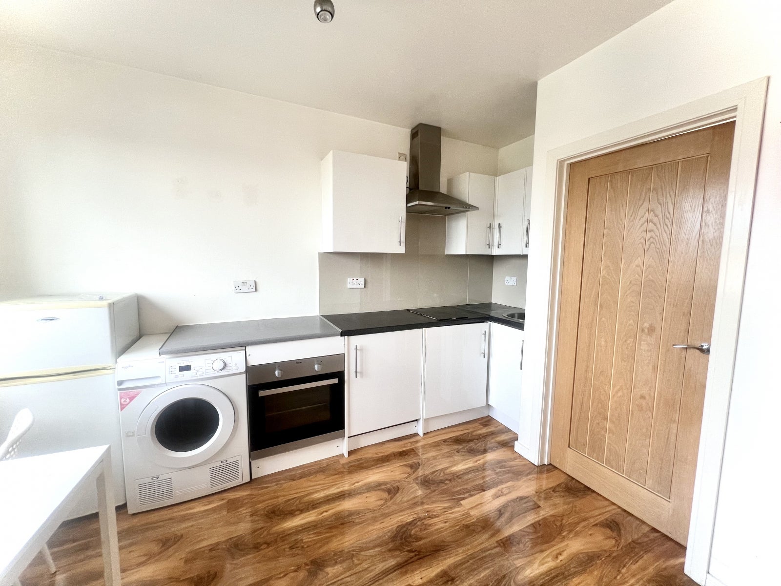 Flat Lordship Lane in Greater London