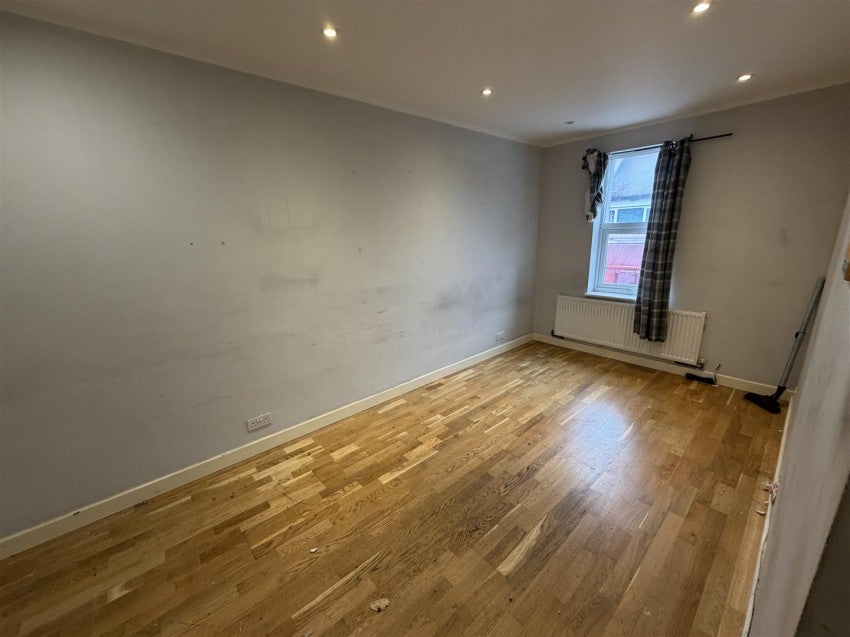Flat Kingsley Road in Greater London