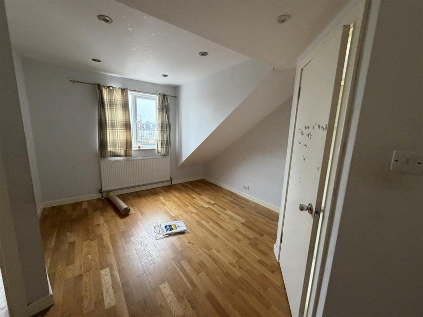 Flat Kingsley Road in Greater London