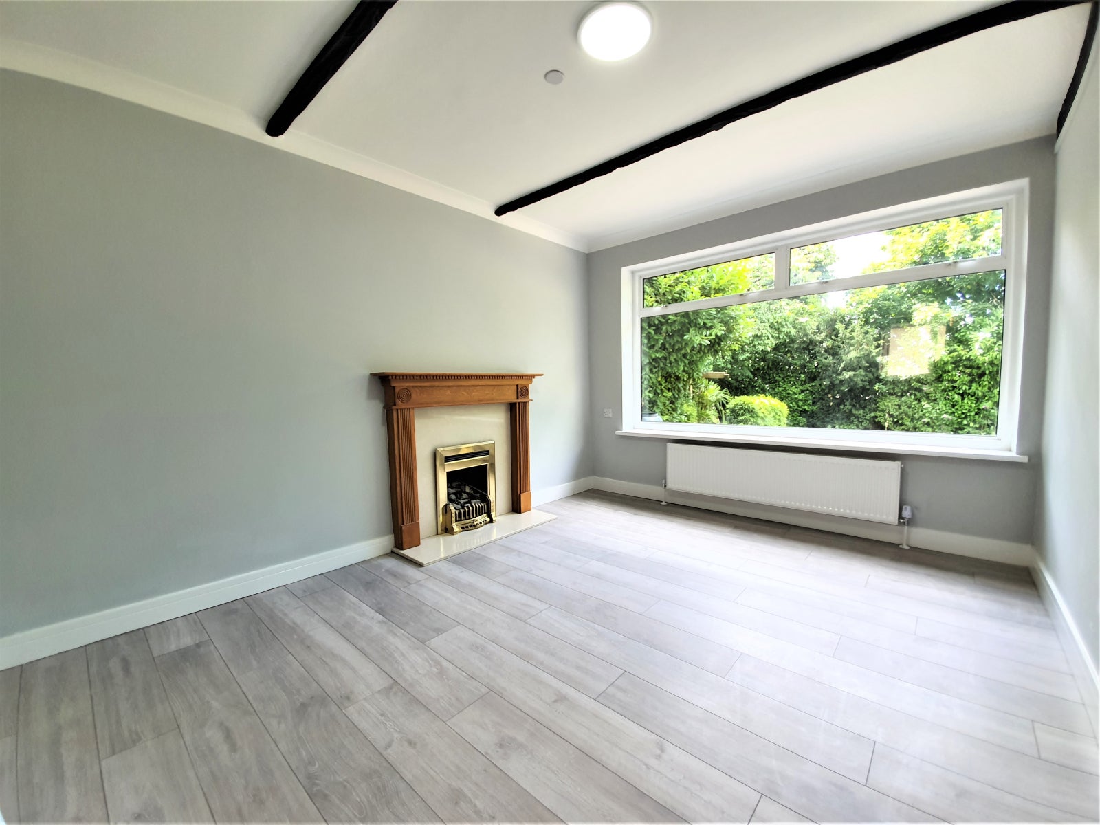 Room Mountfield Road in Luton
