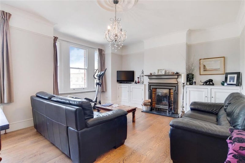 Room Marler Road in Greater London