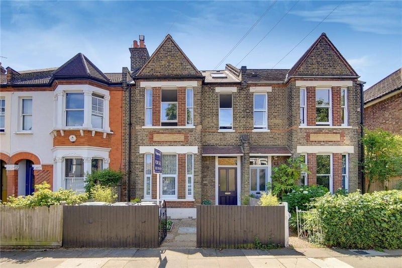 Room Marler Road in Greater London