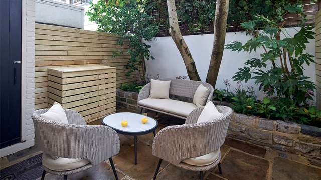 House Cheval Place in City of Westminster