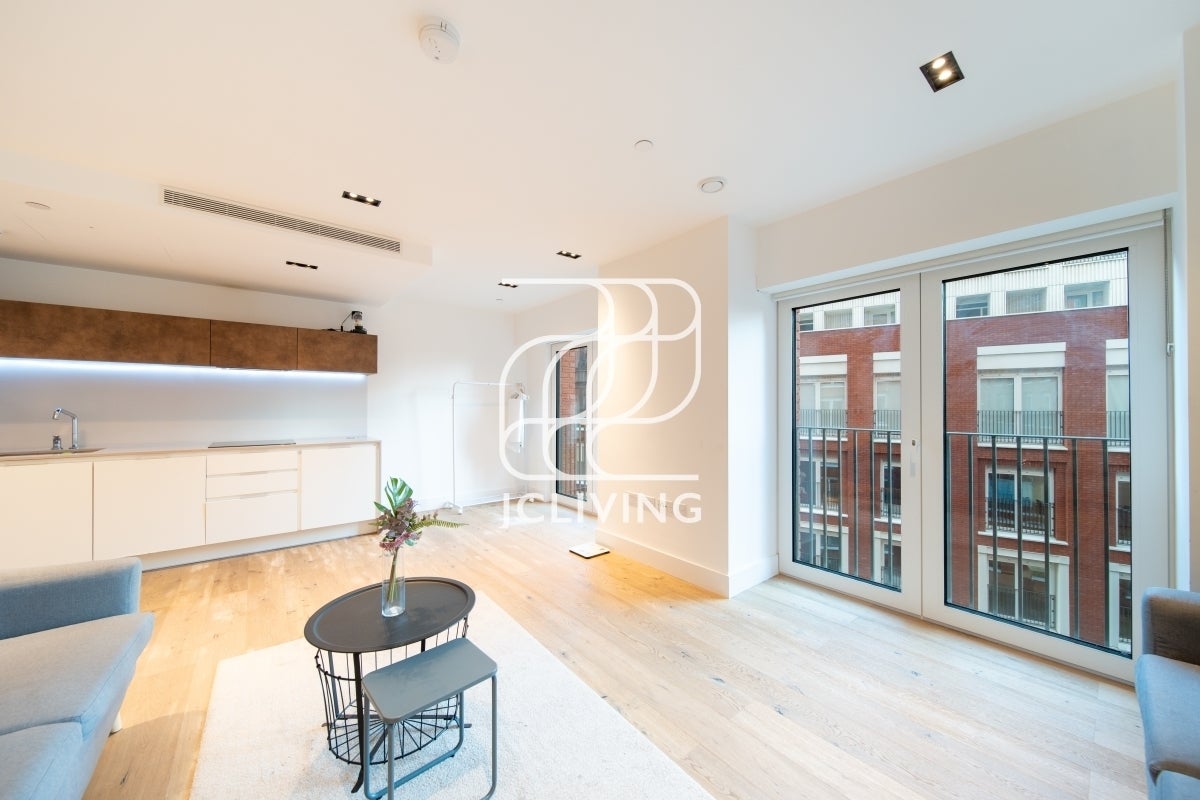 Flat Exchange Gardens in Greater London