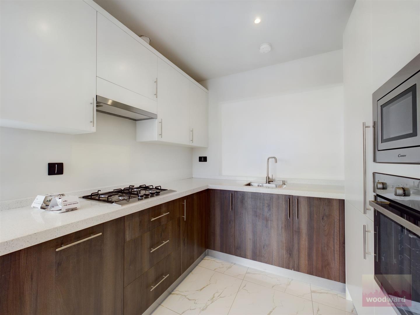 Flat Greenhill Way in Greater London