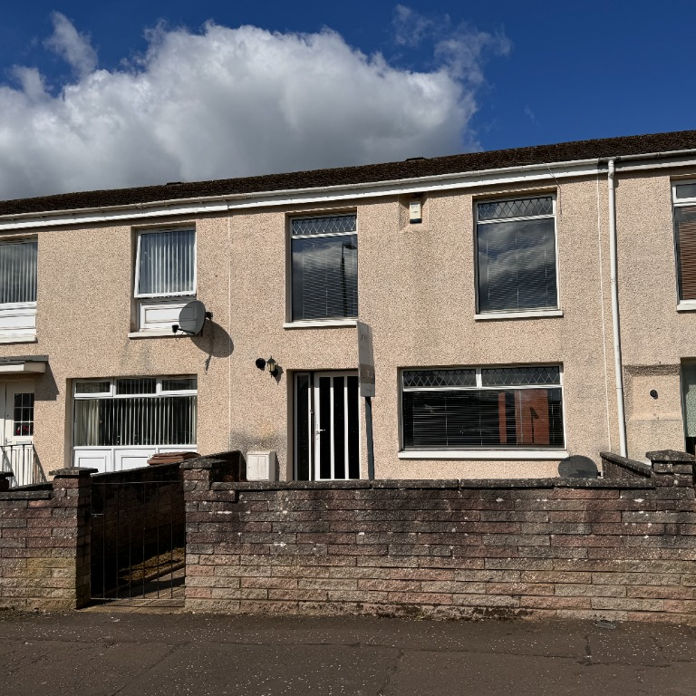 House Macinnes Place in Kilmarnock