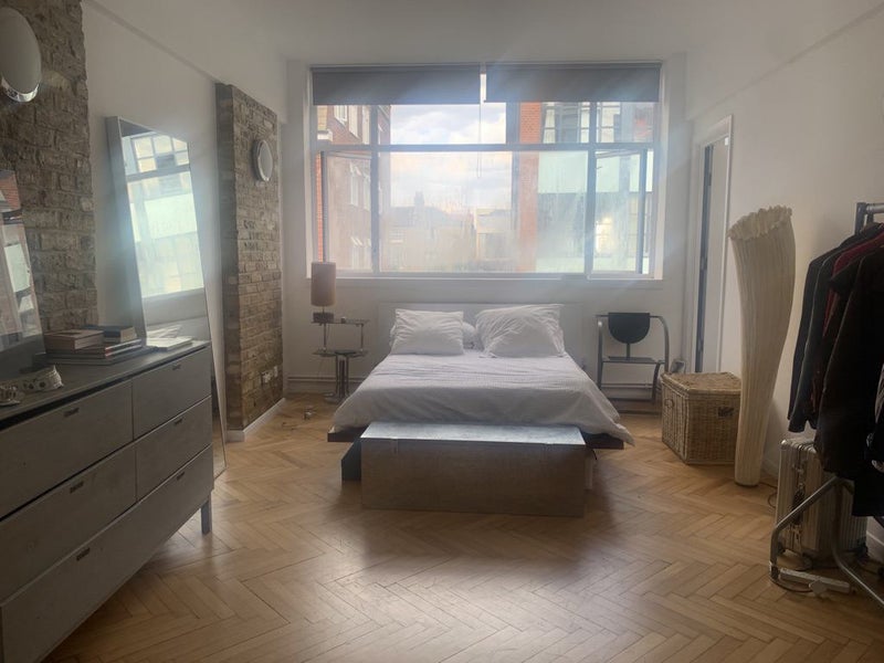 Room Tudor Grove in Greater London