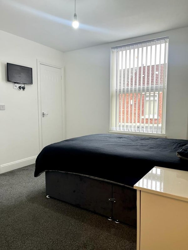 Room Errol Street in Middlesbrough