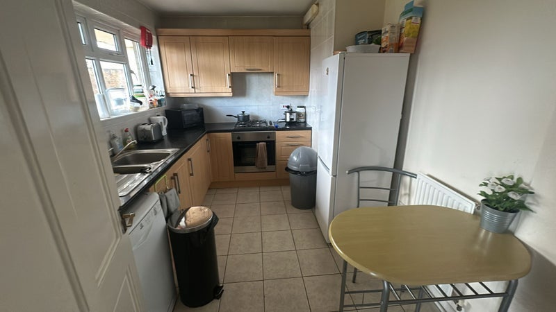 Room Totteridge Lane in Greater London
