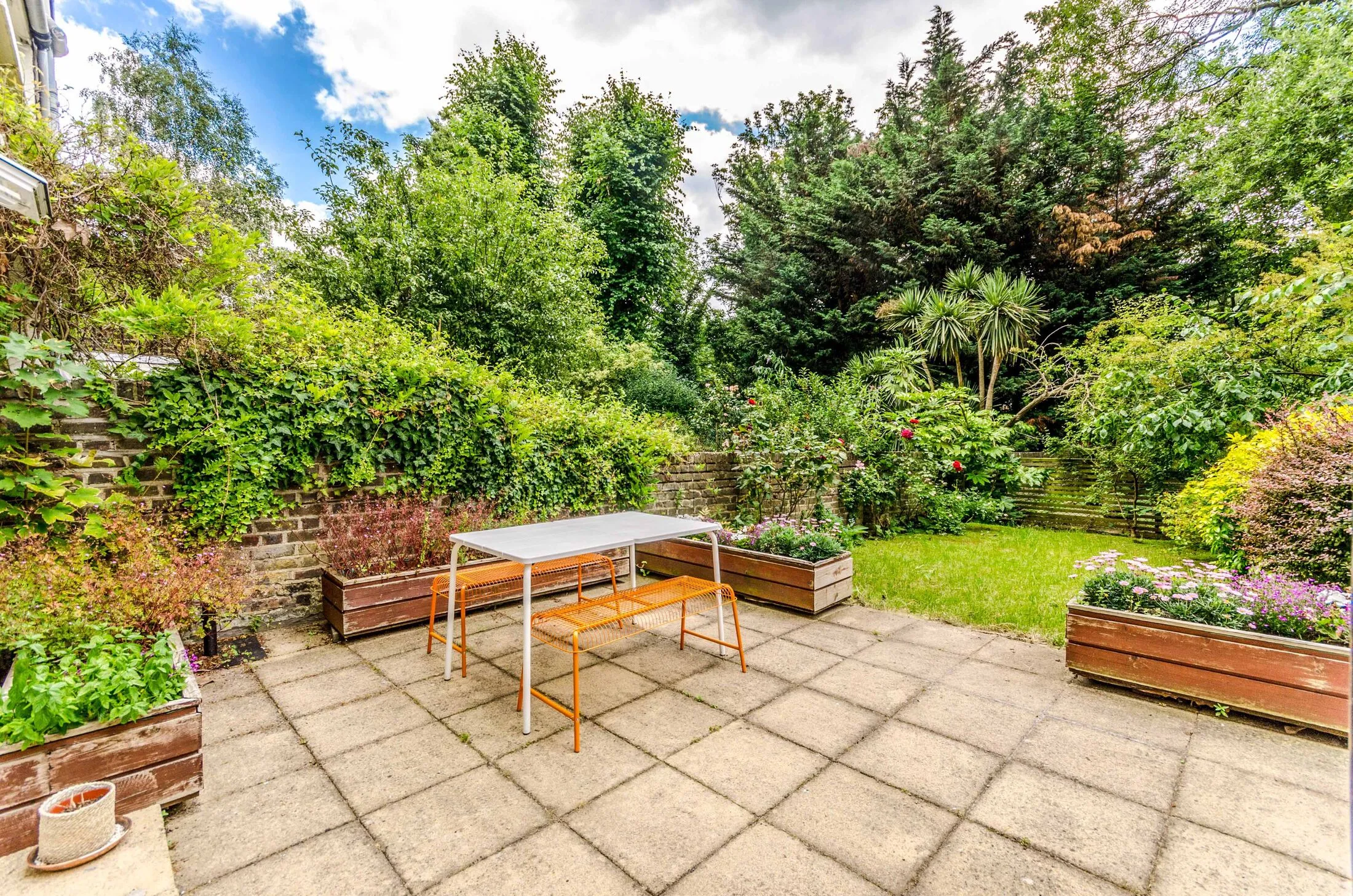 Flat Grosvenor Avenue in Greater London
