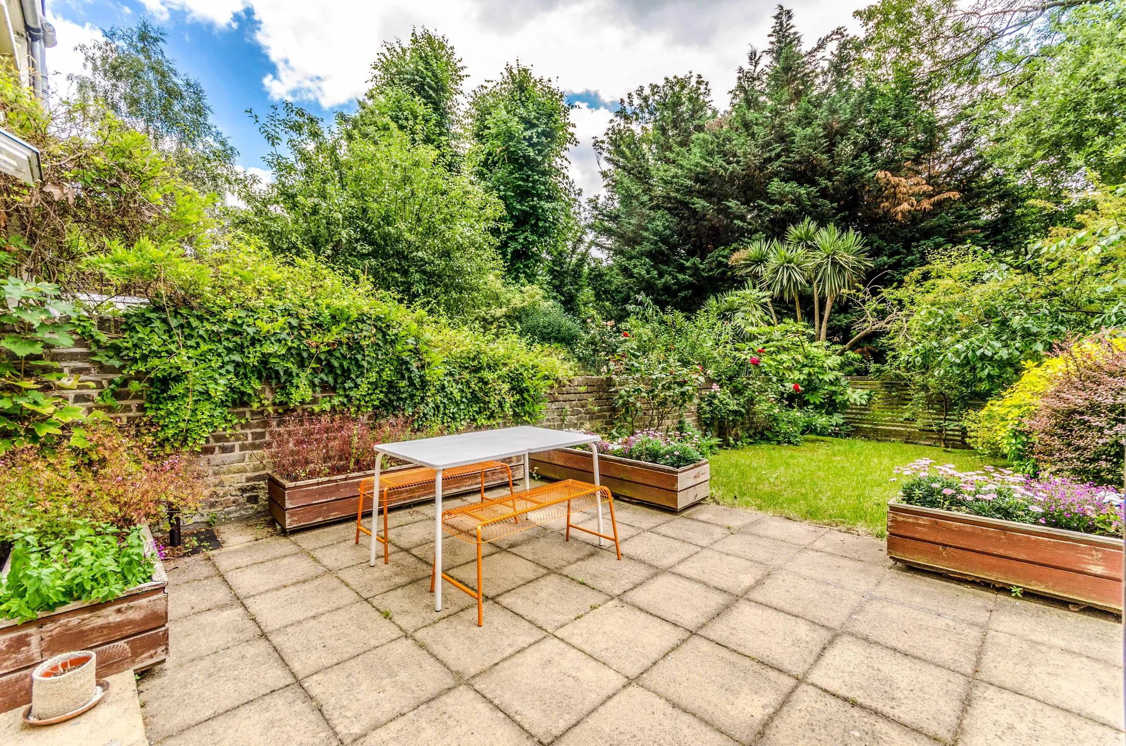 Flat Grosvenor Avenue in Greater London