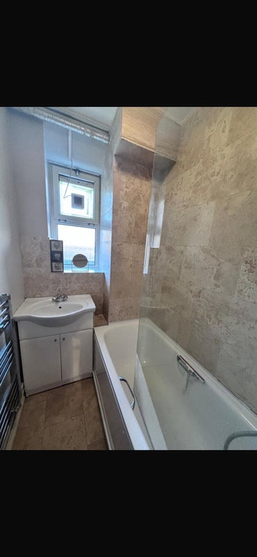 Room Wandsworth Road in Greater London