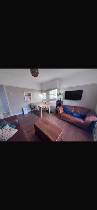 Room Wandsworth Road in Greater London