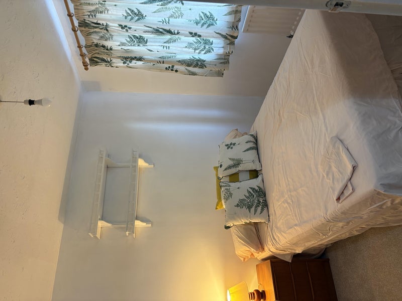 Room Eyebright Close in Greater London