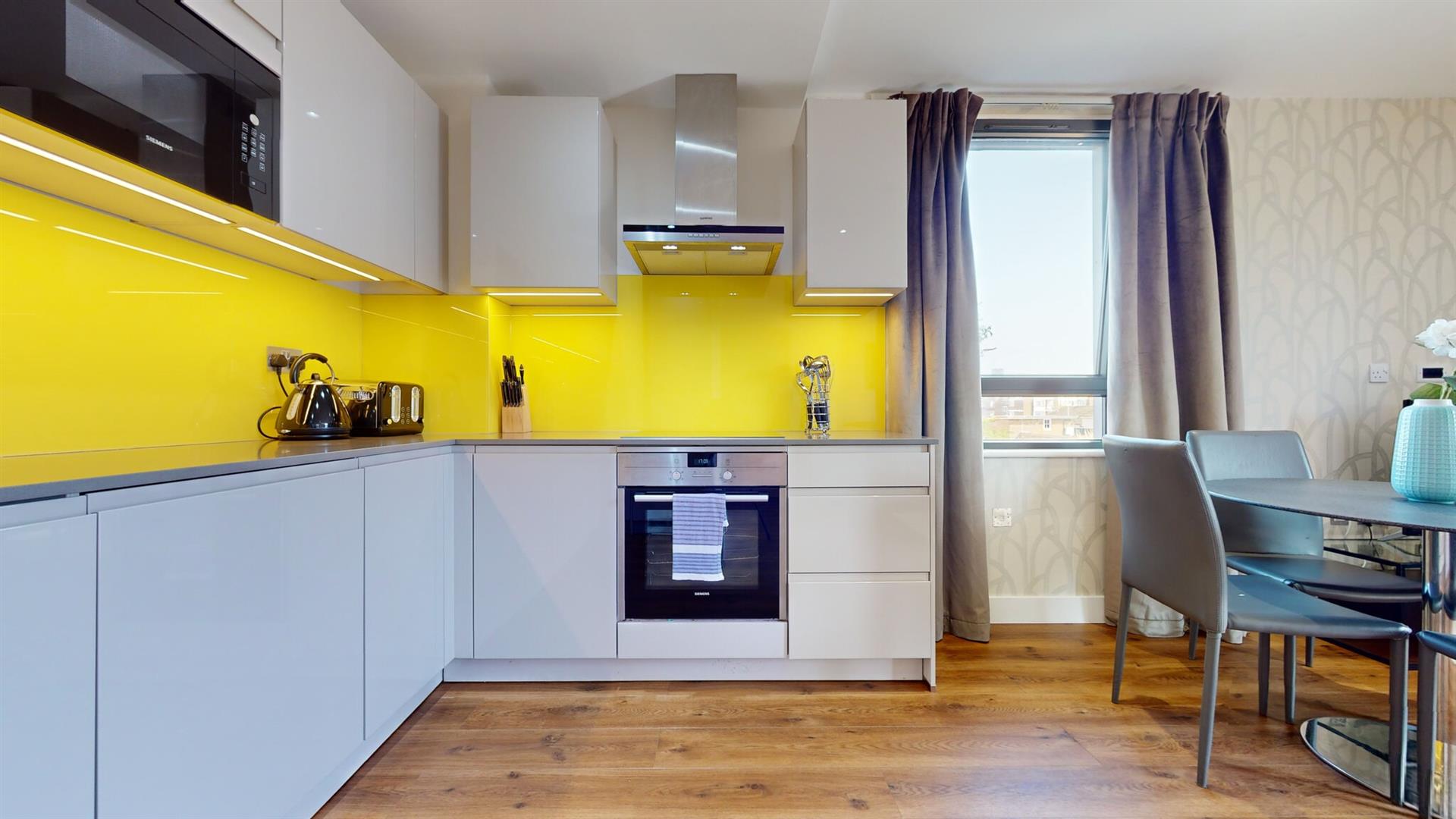 Flat Boyd Street in Greater London