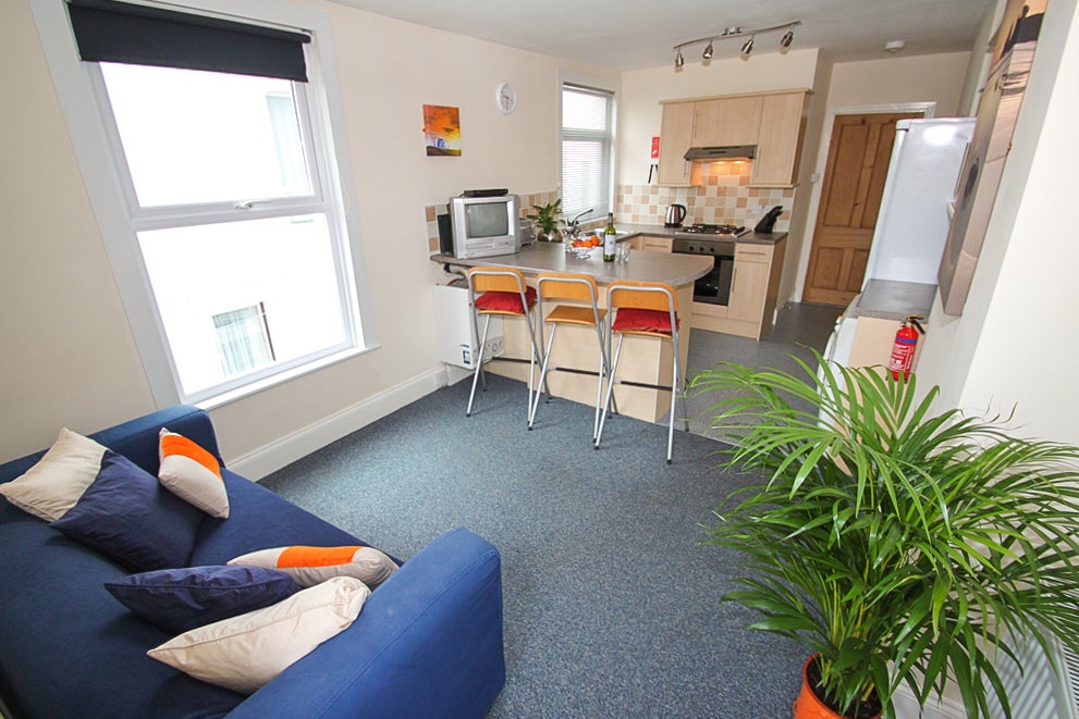 Flat Southern Terrace in Plymouth