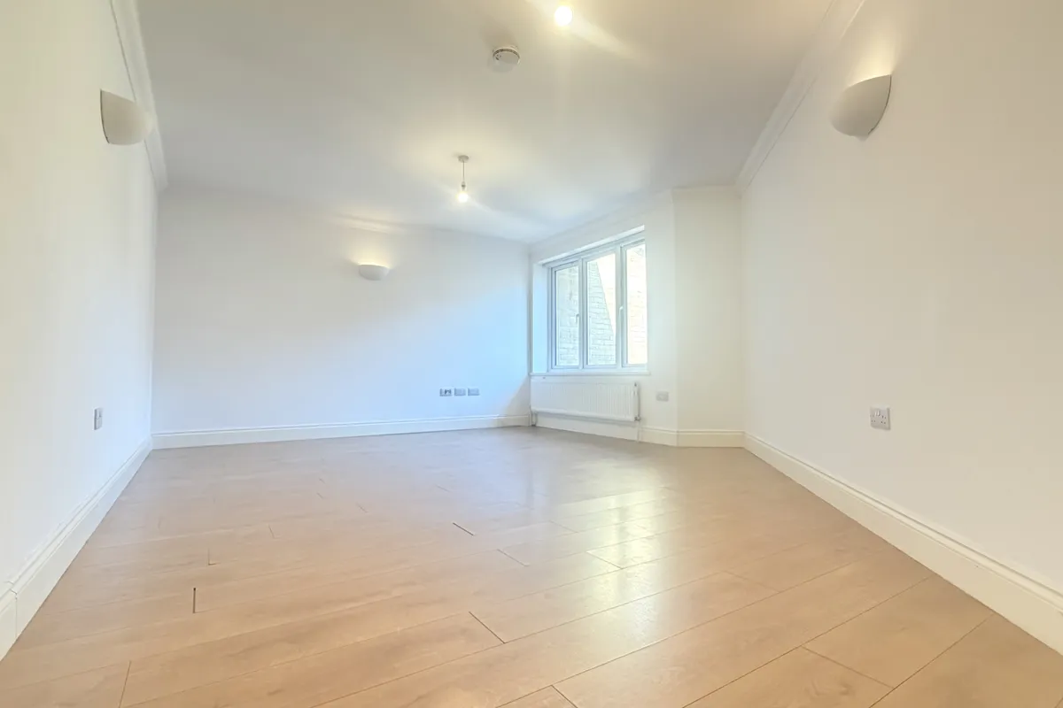 Flat Bennett's Yard in Greater London