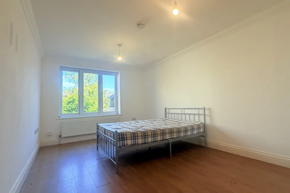 Flat Bennett's Yard in Greater London