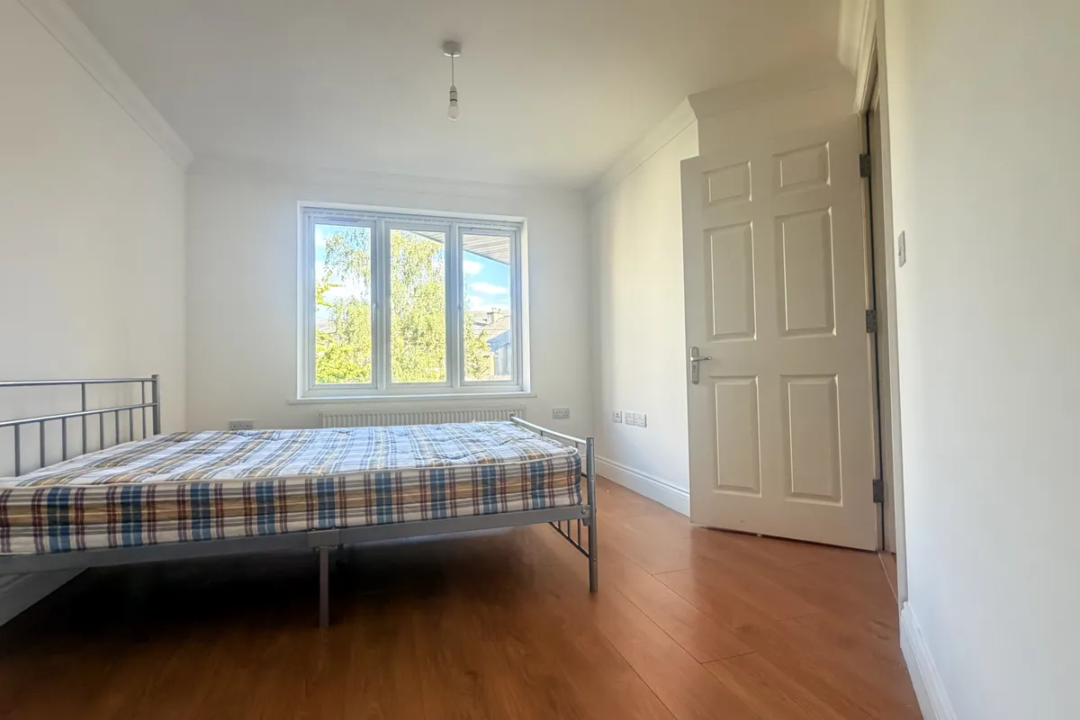 Flat Bennett's Yard in Greater London