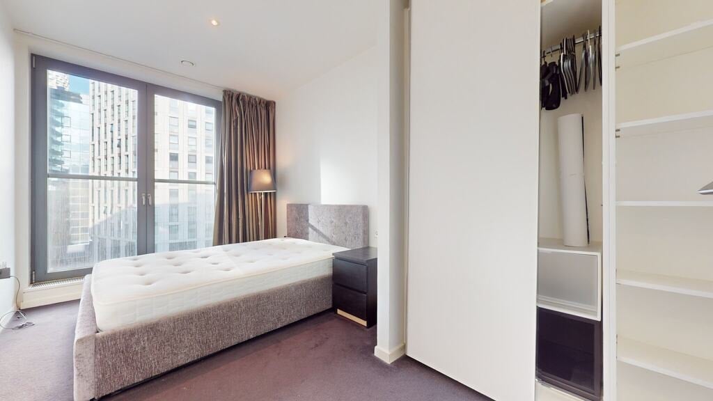 Flat Alexia Square in Greater London
