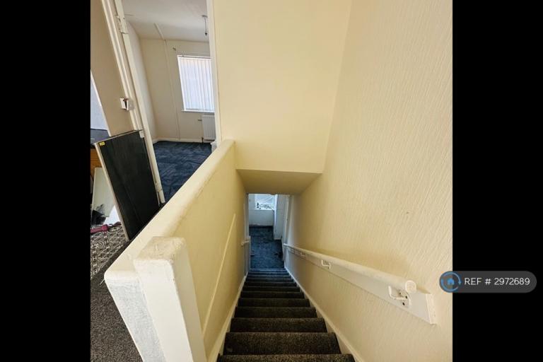 Flat Rookhill Road in Wakefield