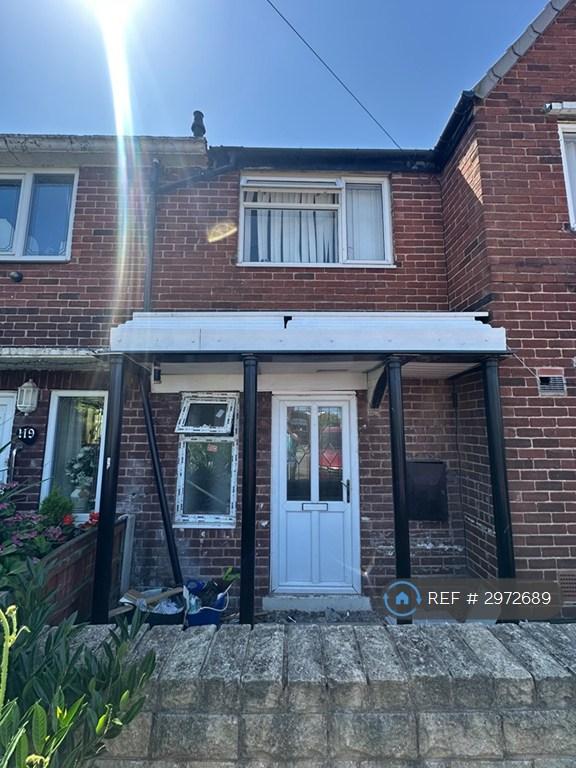 Flat Rookhill Road in Wakefield