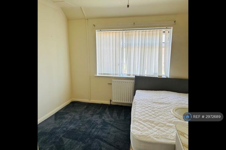 Flat Rookhill Road in Wakefield