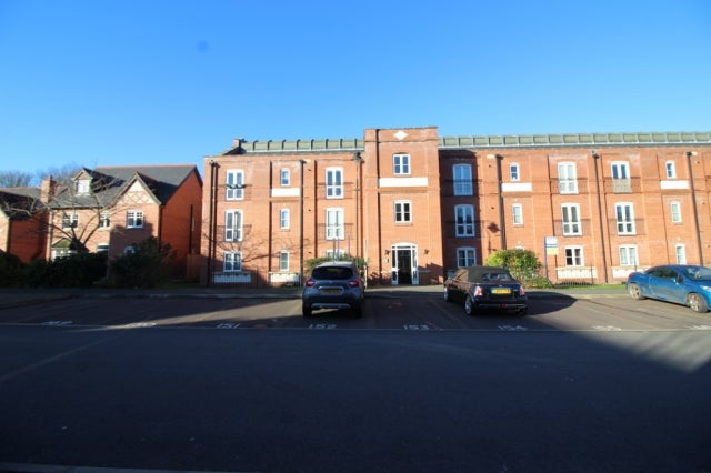 Flat Trevore Drive in Wigan