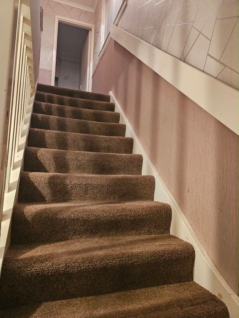 Flat Nightingale Place in Johnstone