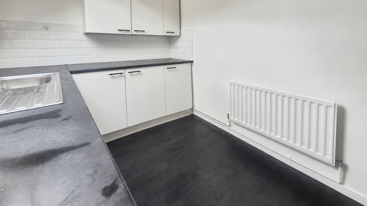 Flat Llwynypia Road in Tonypandy