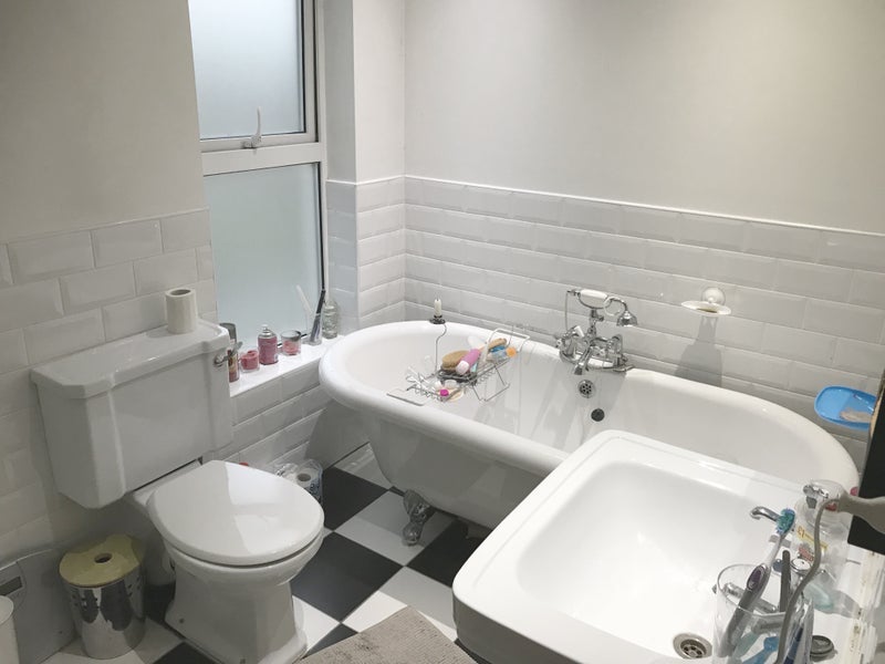 Room Adamsdown Square in Cardiff