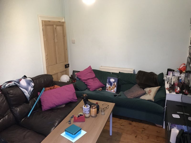 Room Adamsdown Square in Cardiff