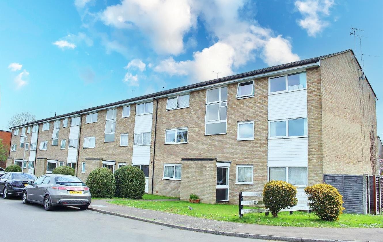 Flat Alderman Close in Welwyn Hatfield