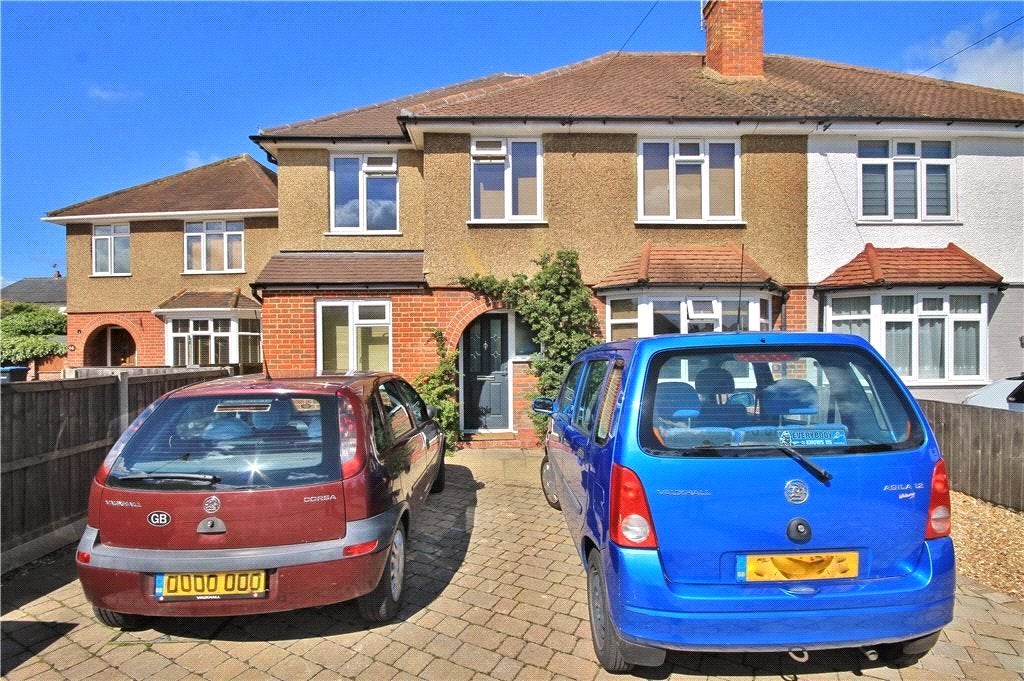 Room Marsh Lane in Borough of Runnymede