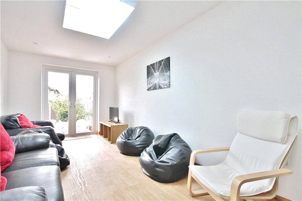 Room Marsh Lane in Borough of Runnymede