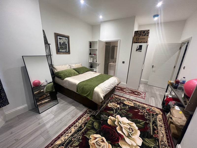 Room Nether Street in Greater London
