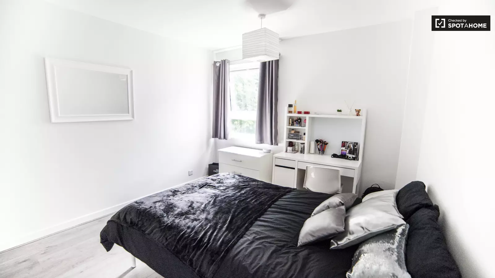 Room Gough Walk in Greater London