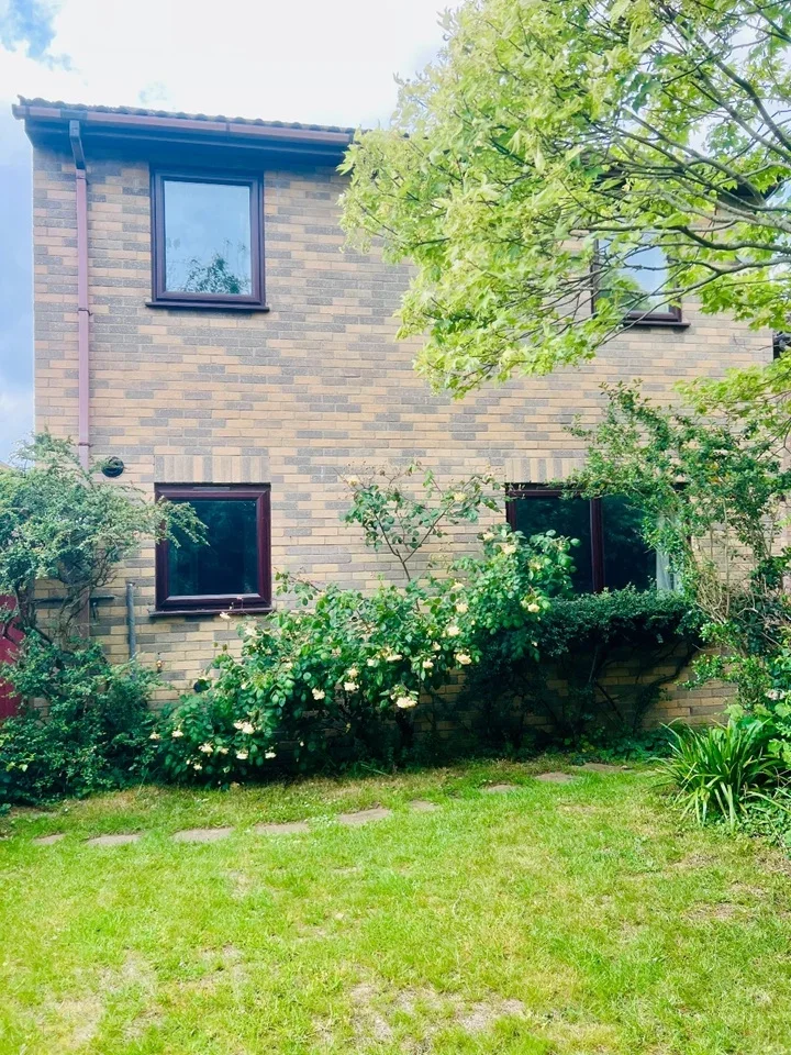 House Melvin Way in Cambridge